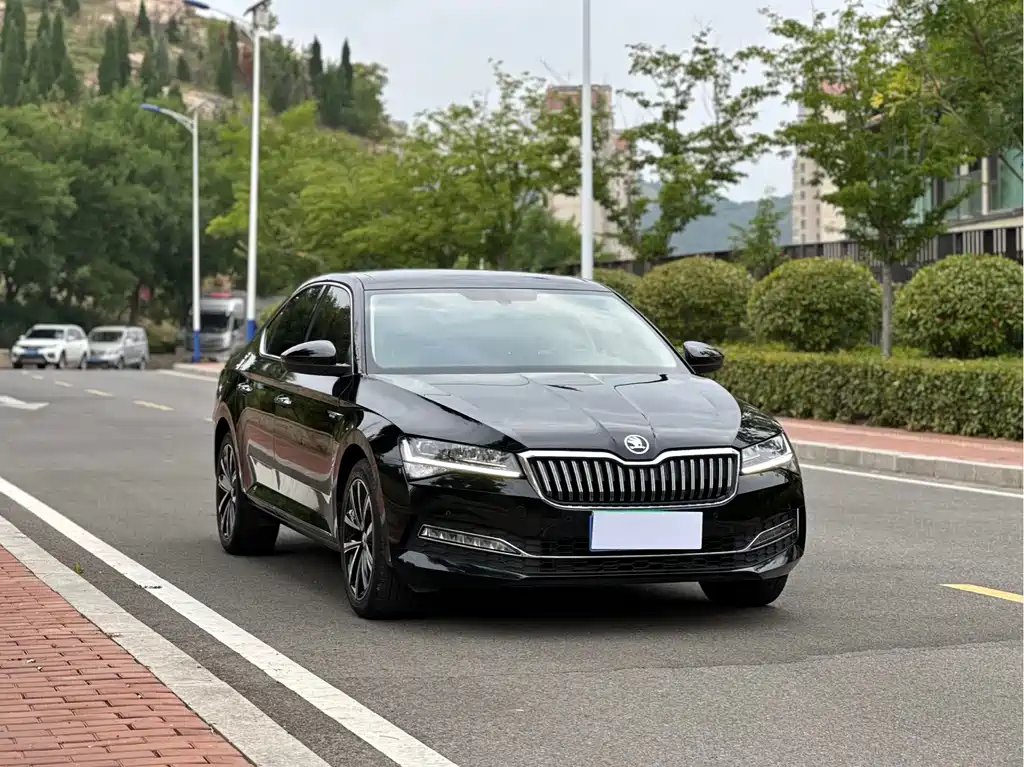 Superb Facelift TSI280 DSG Premium