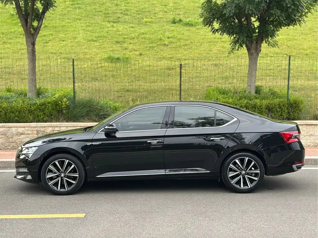Superb Facelift TSI280 DSG Premium