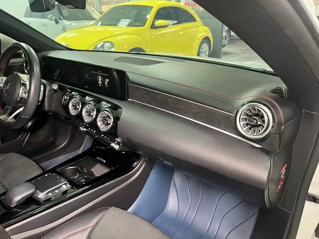 Mercedes-Benz CLA (Import) CLA 200