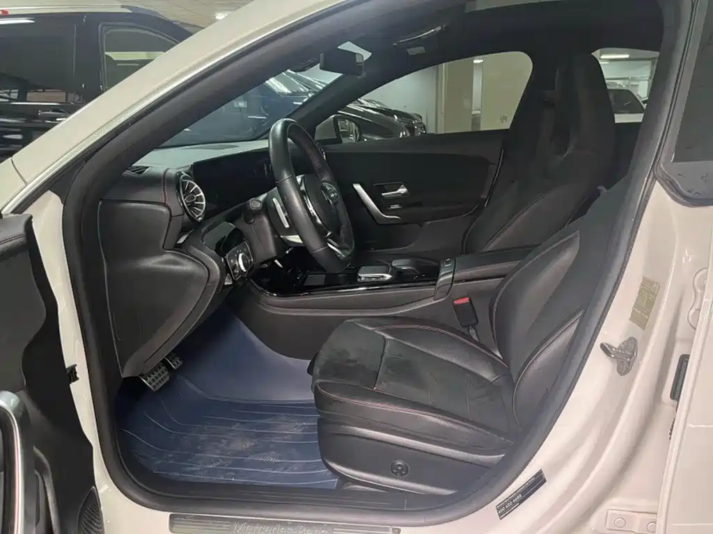 Mercedes-Benz CLA (Import) CLA 200