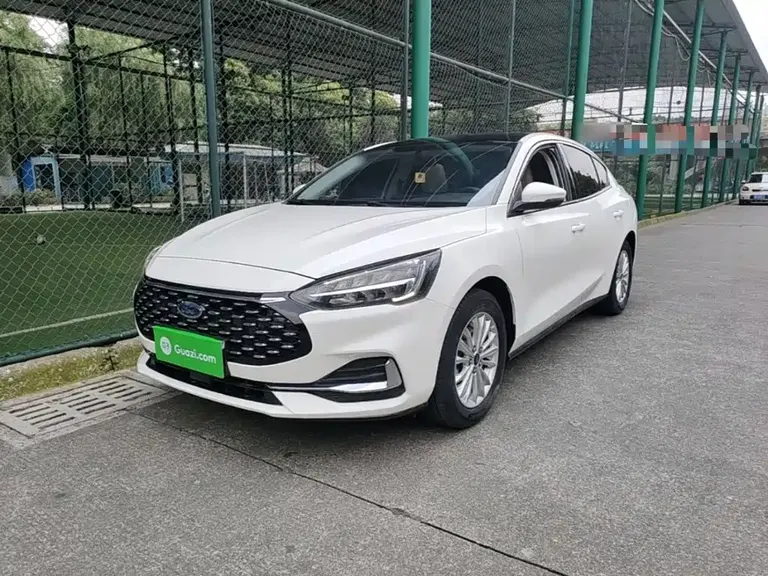 Ford Focus Sedan EcoBoost 180 Auto Sharp Trend
