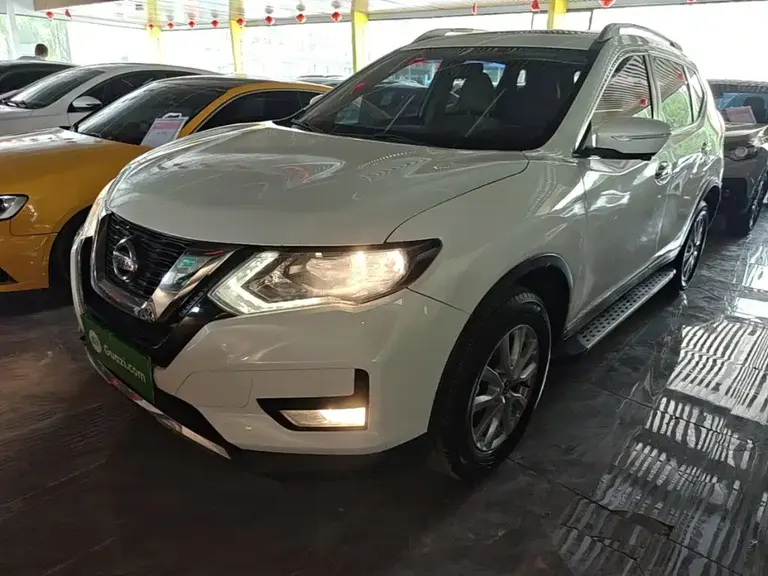 Nissan X-Trail 2.0 L CVT Comfort 2 WD
