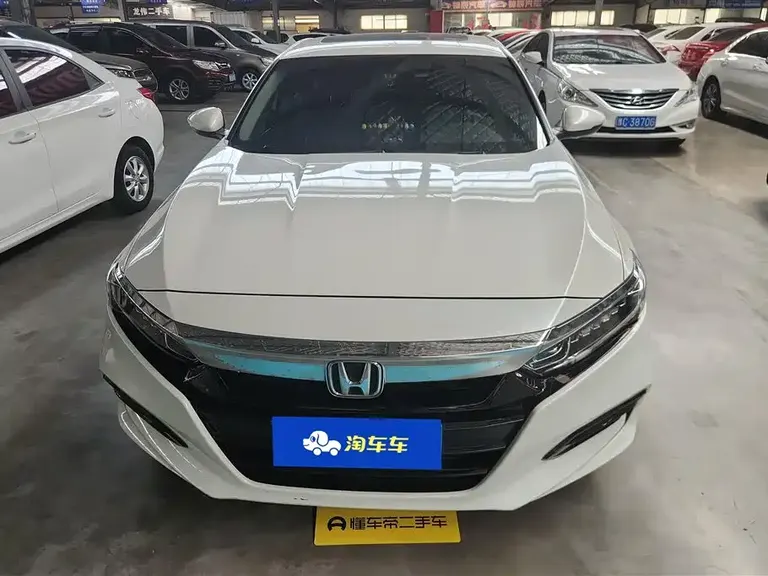 Honda Accord 260 TURBO Elite CN-V