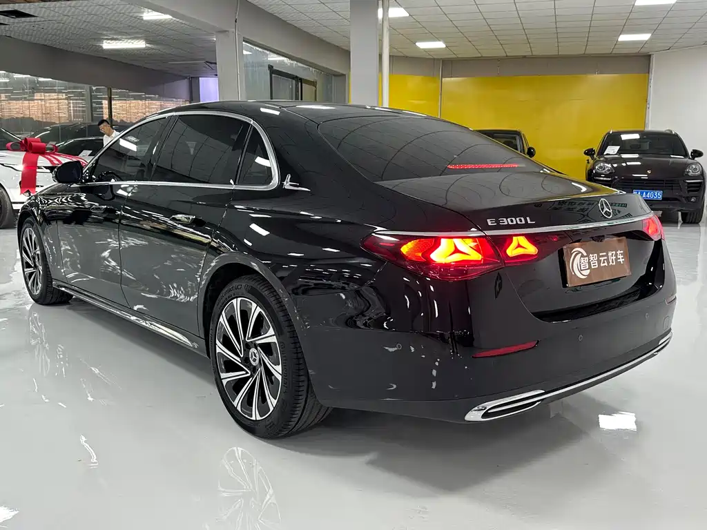 Mercedes-Benz E-Class E 260 L