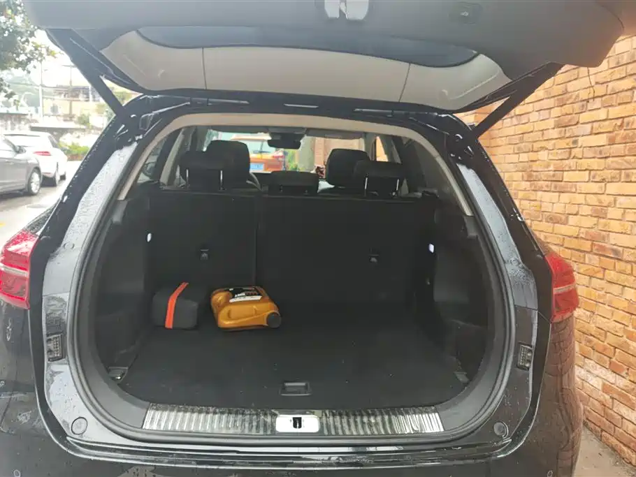 Hongqi HS5 Facelift 2.0 T Connected Flagship Enjoyment