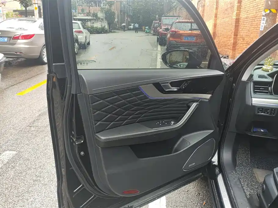 Hongqi HS5 Facelift 2.0 T Connected Flagship Enjoyment
