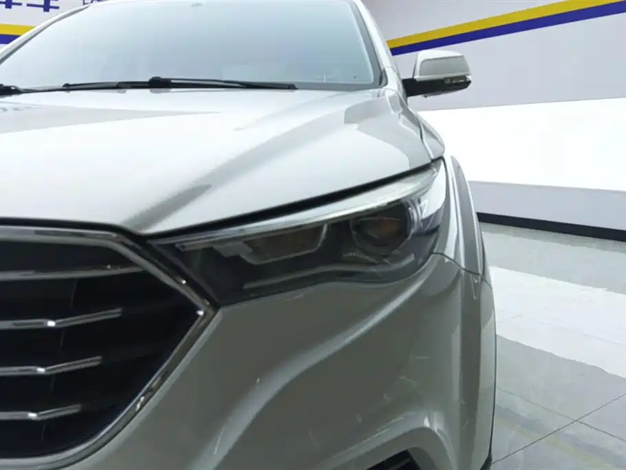 Besturn X40 1.6 L Auto Luxury