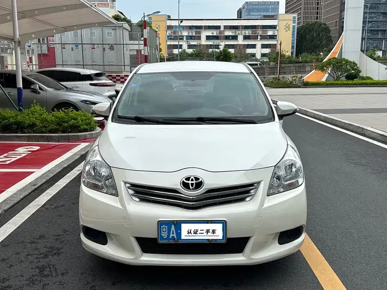 Toyota Verso Stellar 180 E CVT Elite Multi-purpose
