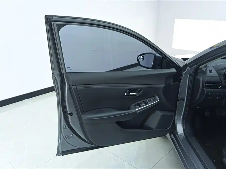Sylphy 1.6 L XL CVT Joy