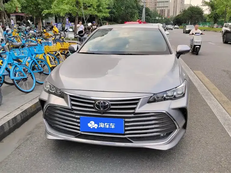Toyota Avalon 2.0 L XLE Premium CN-VI