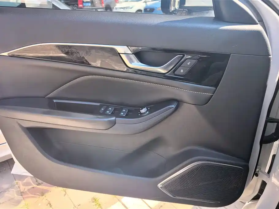 Besturn B70 3 rd Gen 1.5 T Auto Premium