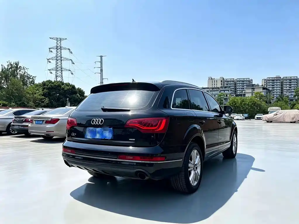 Audi Q7 3.0 TFSI Tech 200 kW