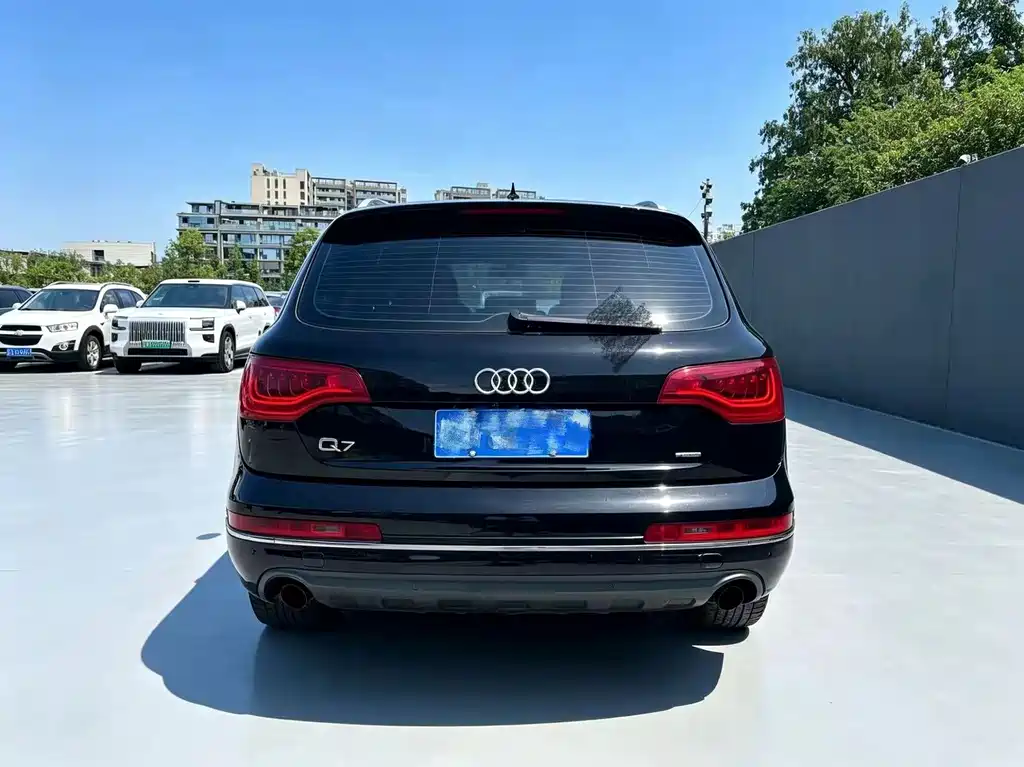 Audi Q7 3.0 TFSI Tech 200 kW