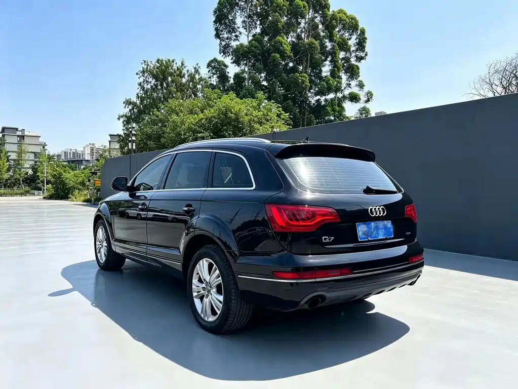 Audi Q7 3.0 TFSI Tech 200 kW