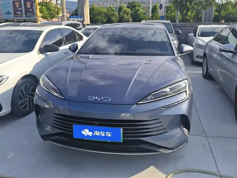 BYD Seal DM-i 1.5 L 121 km Distinguished