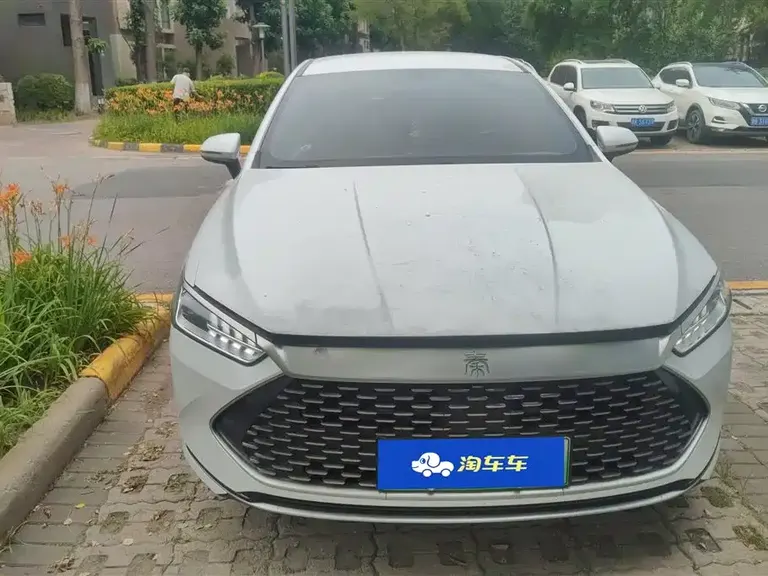 BYD Qin PLUS Glory DM-i 55 KM Leading
