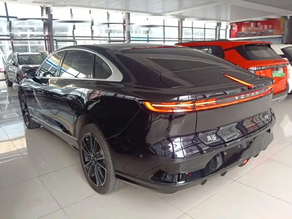 Voyah Zhuiguang PHEV 4 WD Ultra Long Range Flagship
