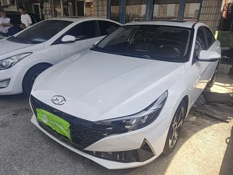 Hyundai Elantra 1.5 L CVT GLX Elite