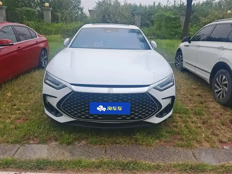 BYD Han DM-i 121 KM Premium