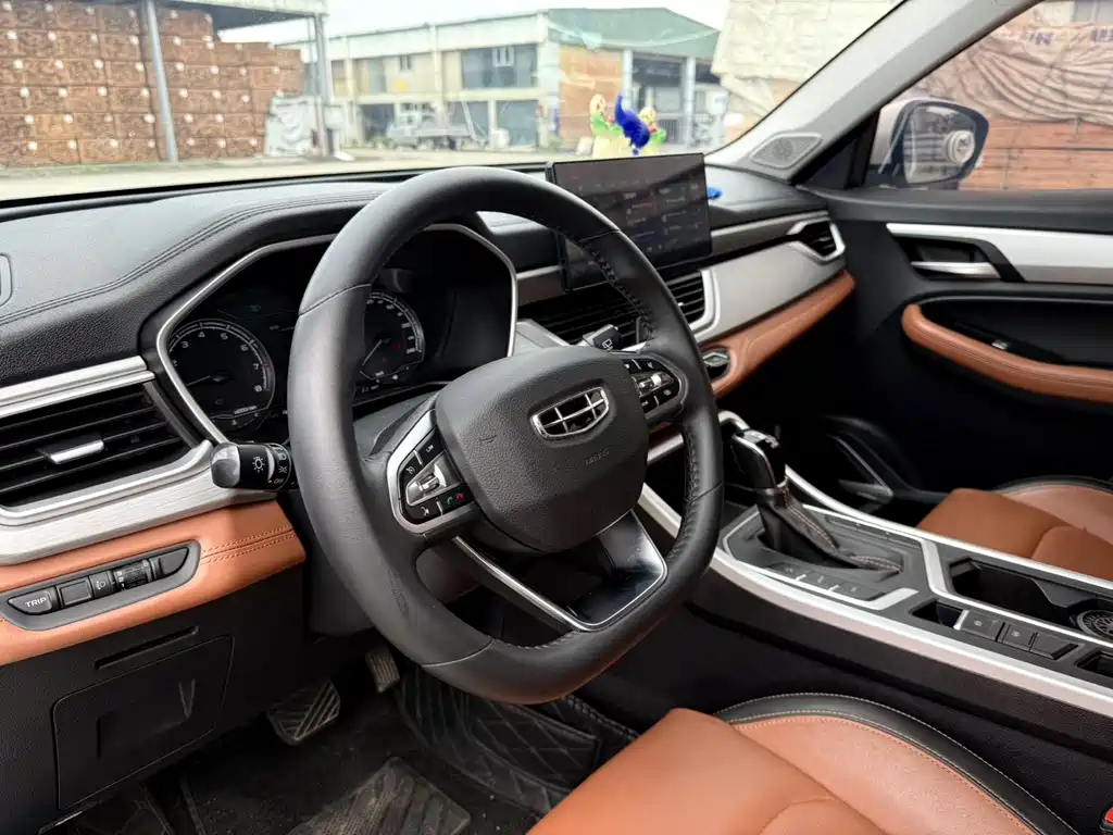 Vision X6 1.4 T CVT Distinguished