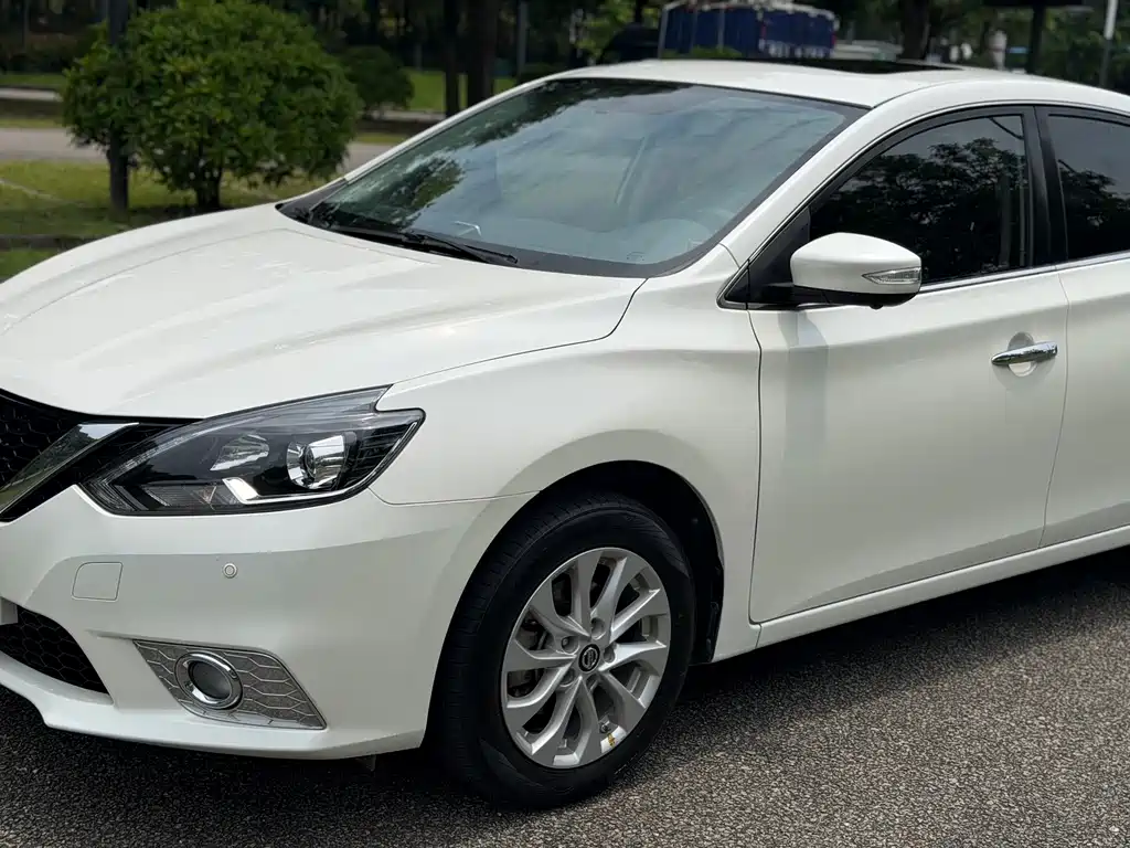 Sylphy 1.6 XV CVT Connected Premium CN-VI