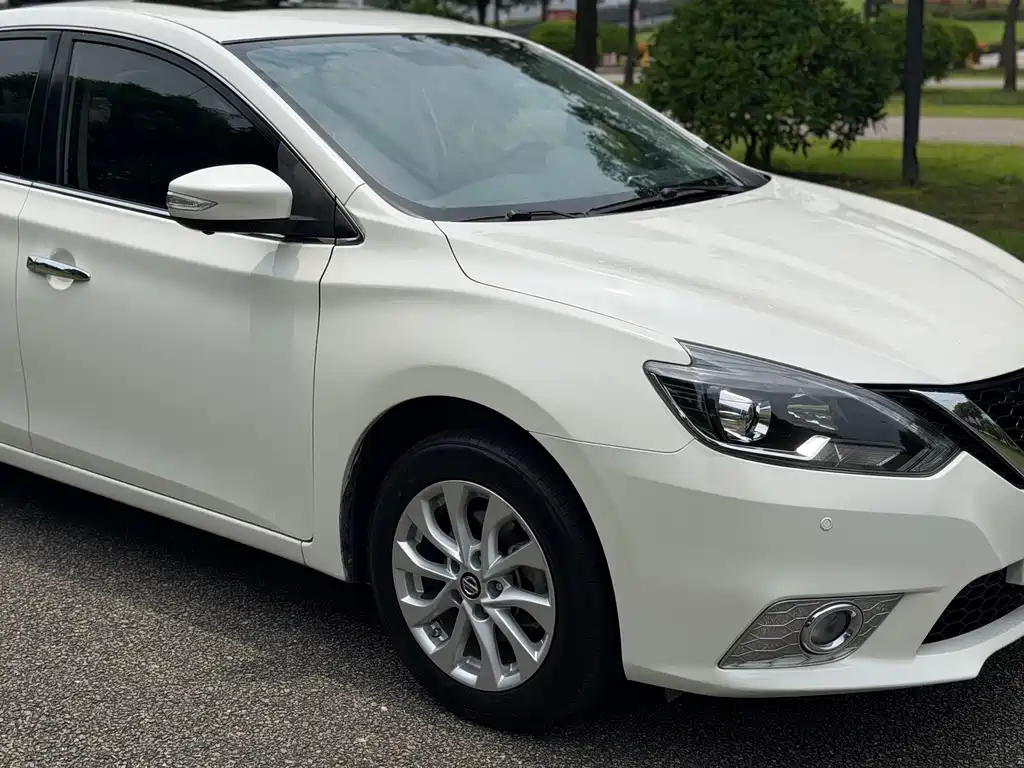 Sylphy 1.6 XV CVT Connected Premium CN-VI