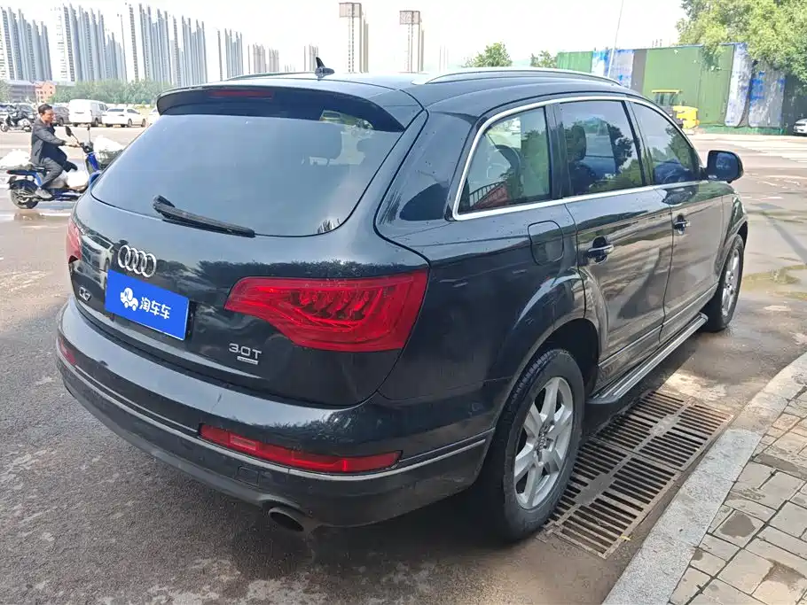 Audi Q7 奥迪Q7 2011款 3.0 TFSI 技术型245 kW