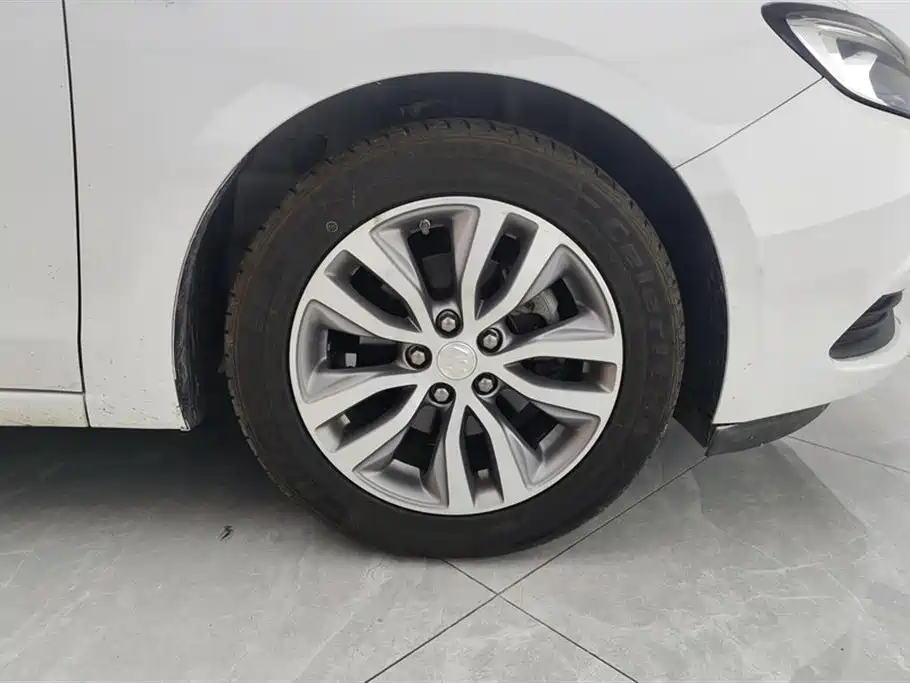 Excelle GT 1.3 T Auto Light Hybrid Elite