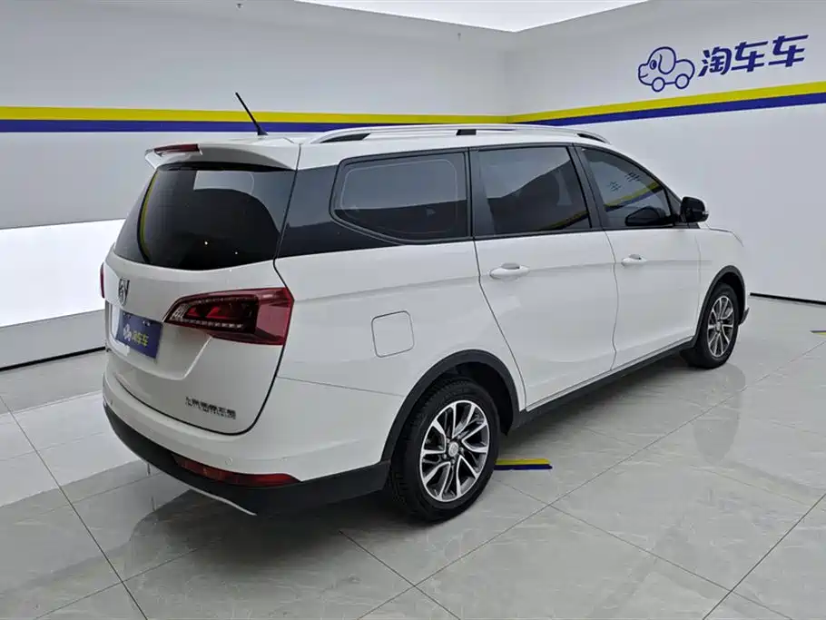Baojun 730 1.5 L Manual Fashion 7-seat