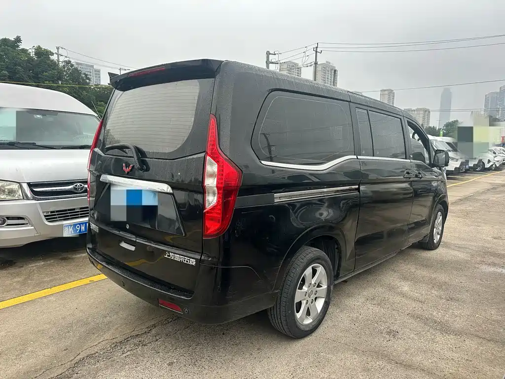 Wuling Journey Classic 1.8 L Luxury LJ479 QE2