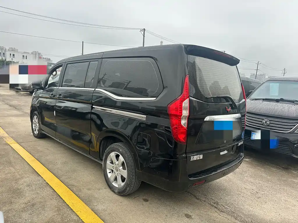 Wuling Journey Classic 1.8 L Luxury LJ479 QE2