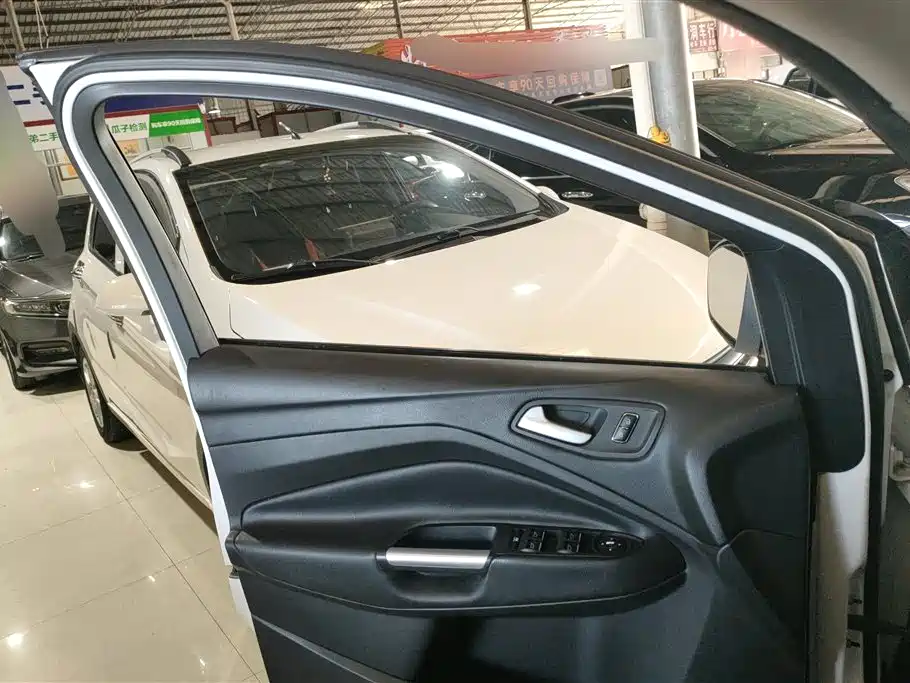 Kuga 1.5 L GTDi 2 WD Style