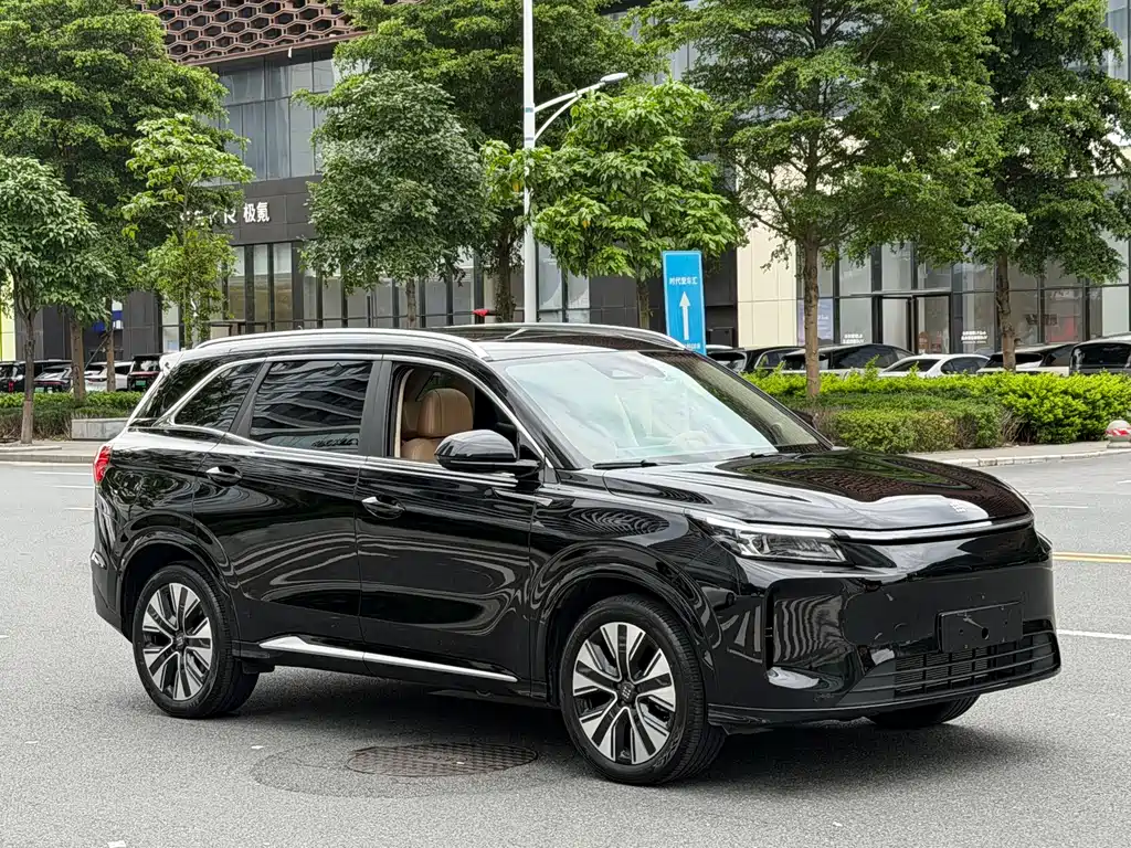 Landian E5 PLUS 蓝电E5 PLUS 2026款 165 km 长续航先享版Ultra 7座