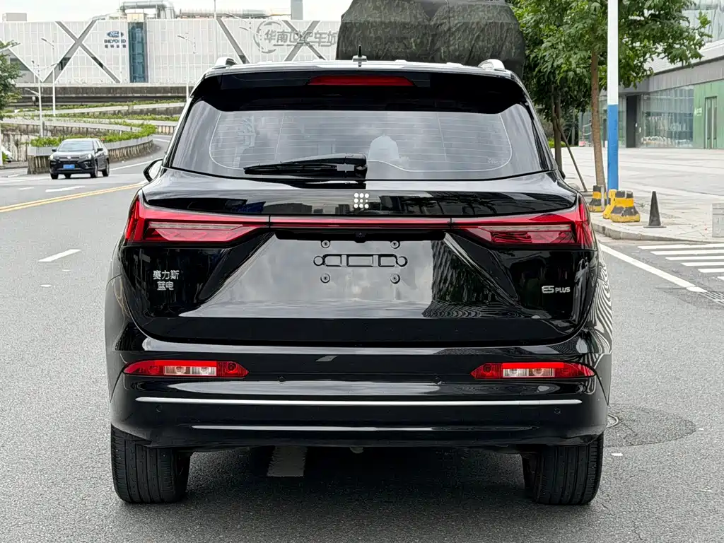 Landian E5 PLUS 蓝电E5 PLUS 2026款 165 km 长续航先享版Ultra 7座