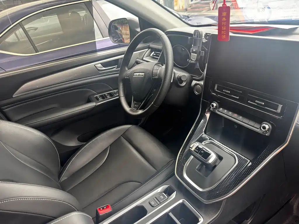 Haval M6 PLUS 1.5 T DCT Luxury Connected