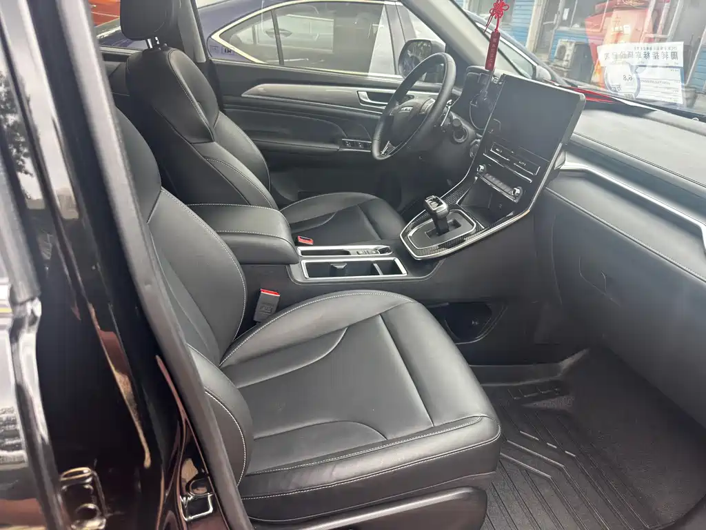 Haval M6 PLUS 1.5 T DCT Luxury Connected