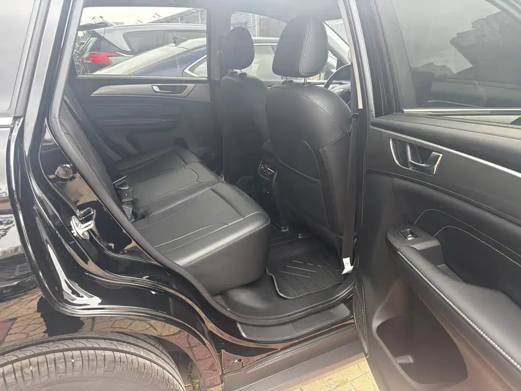Haval M6 PLUS 1.5 T DCT Luxury Connected