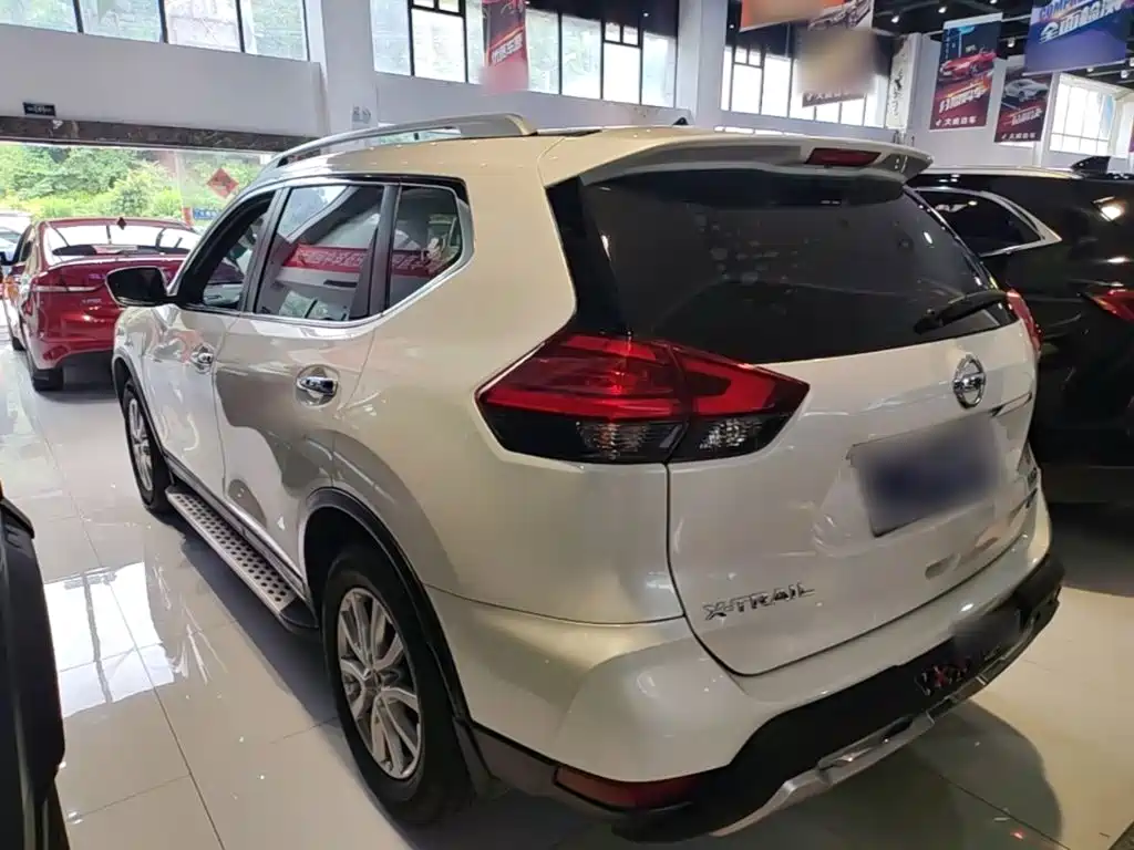 X-Trail 2.0 L CVT 7-seat Comfort 2 WD