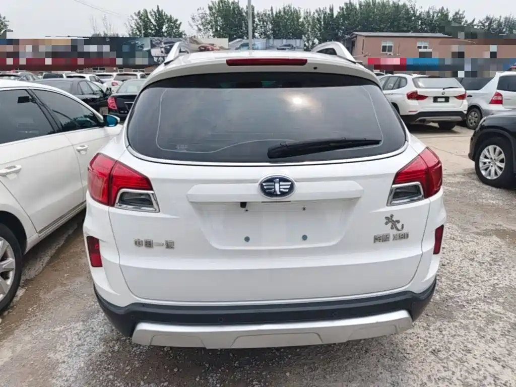 Besturn X80 奔腾X80 2015款 2.0 L 手动豪华型