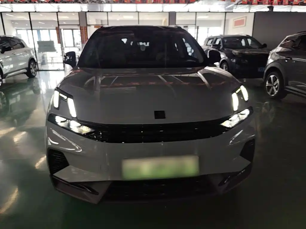 Lynk & Co 06 EM-P EM-P 126 Long Range Halo