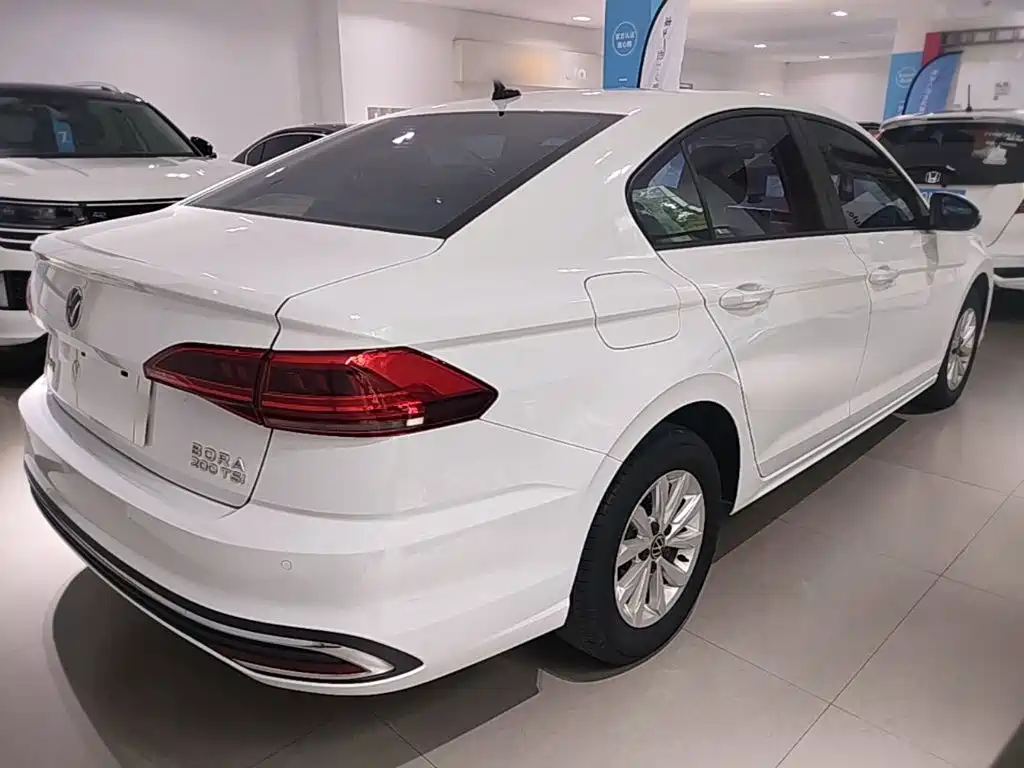Bora 200 TSI DSG Smooth Travel