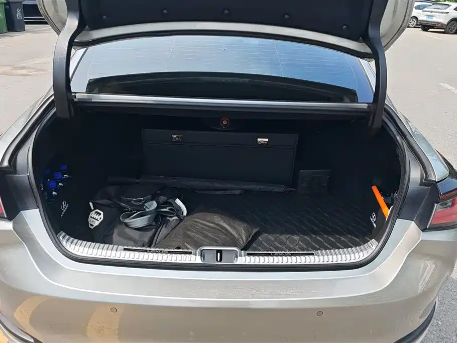 Lexus ES 200 Premium Enjoyment