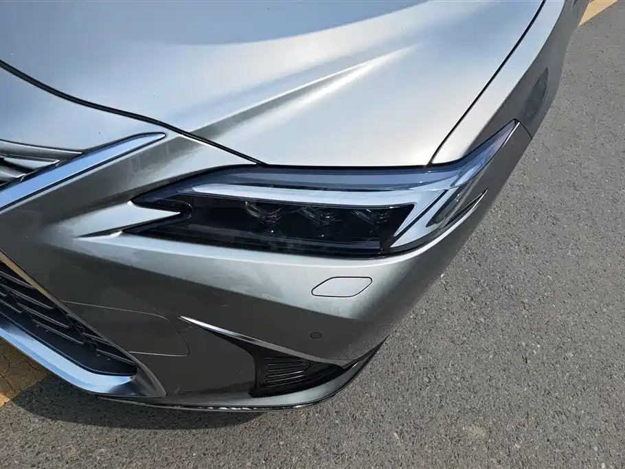 Lexus ES 200 Premium Enjoyment