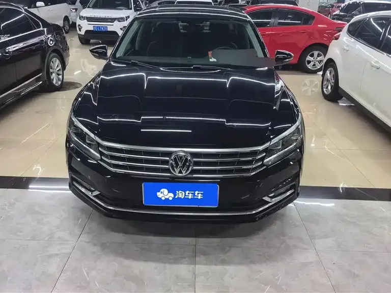 Volkswagen Passat 330 TSI DSG Royal