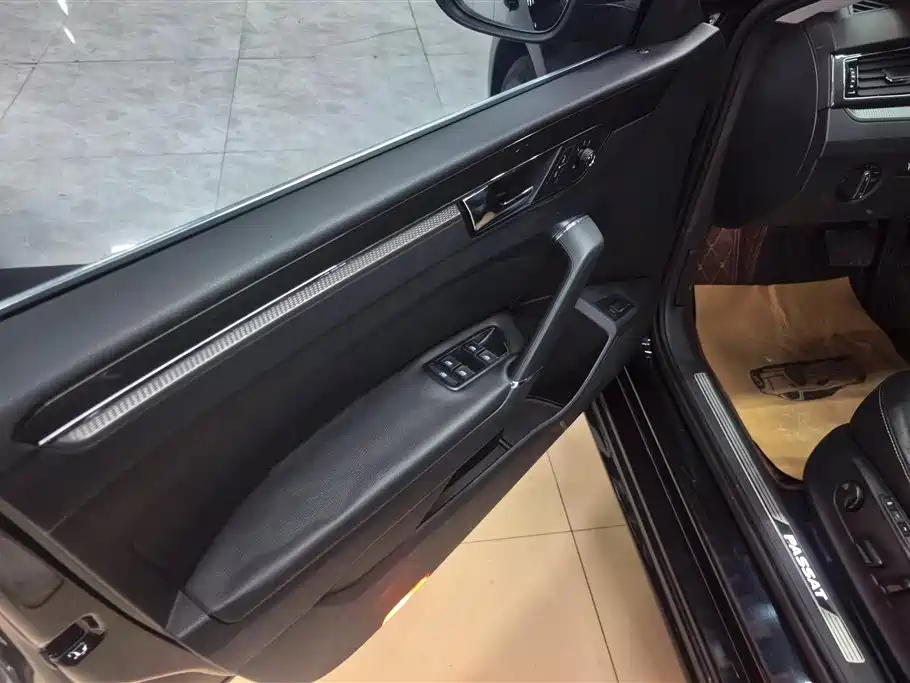 Passat 330 TSI DSG Royal