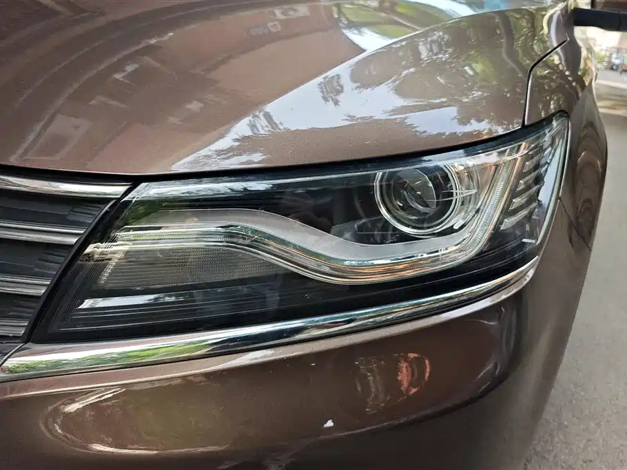 Roewe RX5 20 T 2 WD Auto Luxury