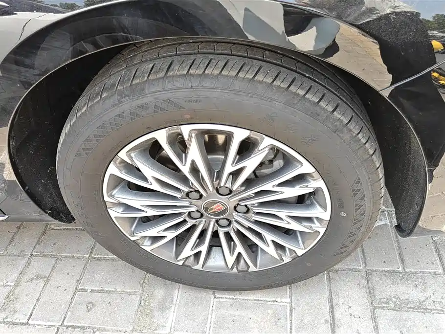 Hongqi H5 1.5 T DCT Flagship Charm