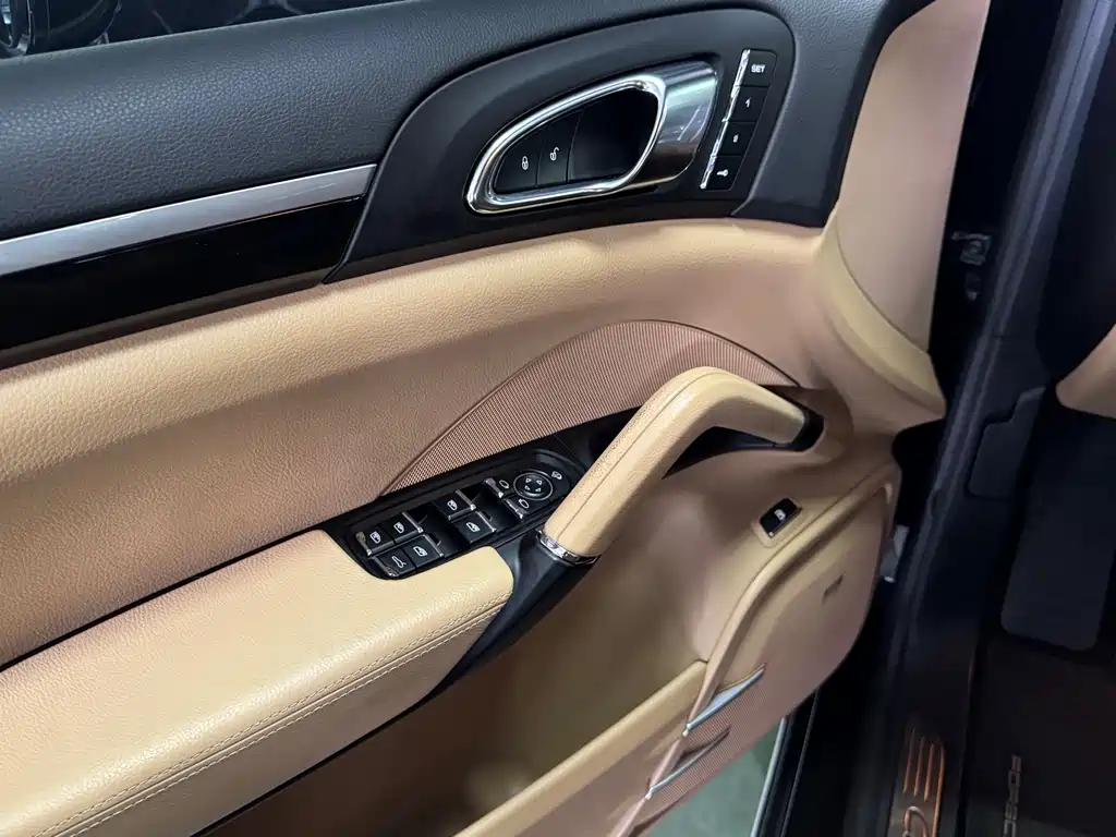 Cayenne NEV Cayenne S E-Hybrid 3.0 T