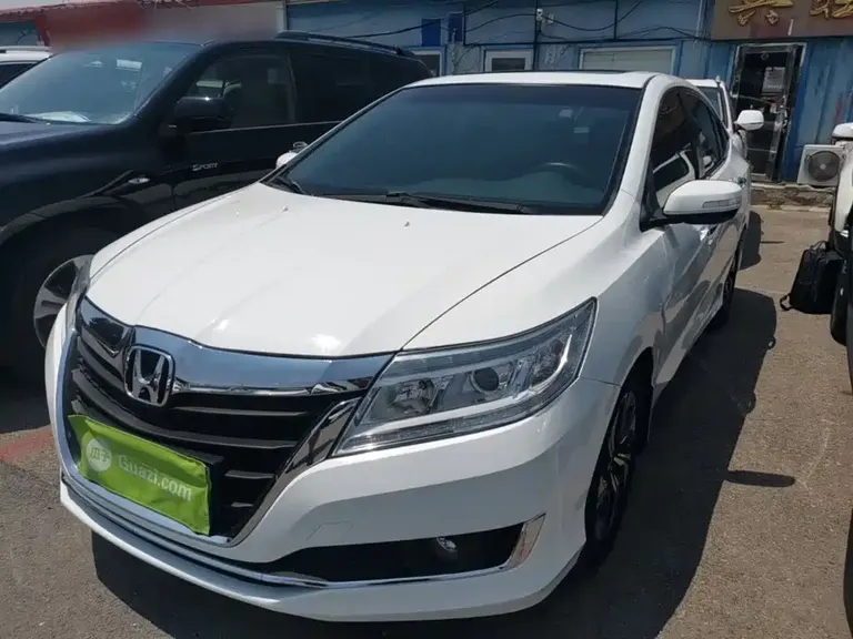 Honda Crider 1.8 L CVT Luxury