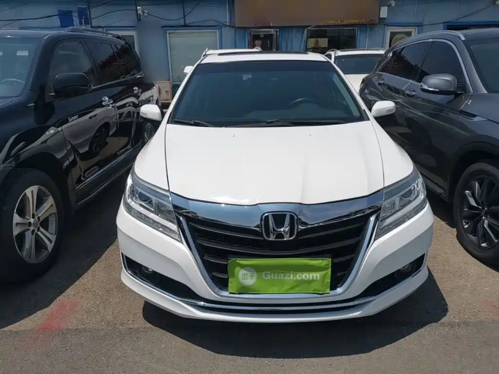 Crider 1.8 L CVT Luxury